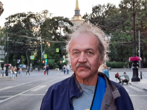 pensioner-na-parade-korablej-ot-fond-radost-zhizni-2021